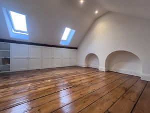 Photo 11- click for photo gallery